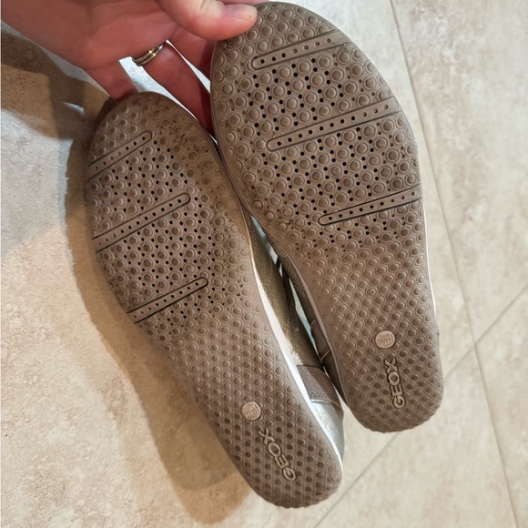 Geox Respira Vega Silver Sneakers Size US 9 - Picture 7 of 10